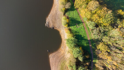 Wall Mural - Vue aérienne d'un barrage, retenue d'eau potable