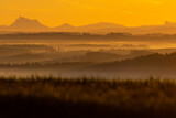 Fototapeta Krajobraz - stimmungsvoller Sonnenaufgang mit Nebel