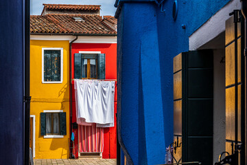 Wall Mural - famous colorful facades in Burano - Italy