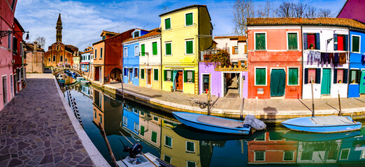 Wall Mural - famous colorful facades in Burano - Italy