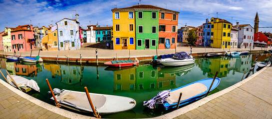 Wall Mural - famous colorful facades in Burano - Italy