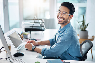 Aufkleber - Happy business man, portrait and laptop in office for happiness, startup management and planning. Young male worker, smile and computer technology with motivation, online project and pride at desk