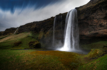  Seljalandsfoss is a waterfall in Iceland. The Seljalandsá river, the 'liquid river', drops about 60 meters