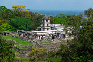 Wall Mural - The palace building in the maya archaeological site of Palenque, Chiapas, Mexico.