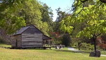 2022 - Old One Room Settler Pioneer Frontier Cabin In The Shenandoah Valley, Blue Ridge Parkway, Appalachian Mountains, Virginia.