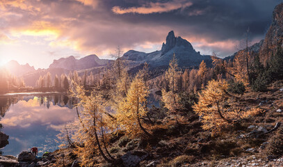 Aufkleber - The beautiful nature landscape. Great view on Federa Lake early in the morning. The Federa lake with the Dolomites peak, Cortina D'Ampezzo, South Tyrol, Dolomites, Italy. popular travel locations