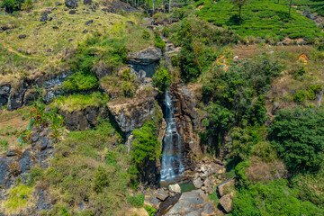 Wall Mural - Ramboda falls near Nuwara Eliya, Sri Lanka