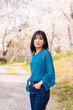 © NAMBA - お花見でポートレート撮影する女性８