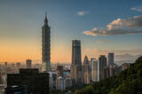 Fototapeta  - Taipei skyline at sunset from Elephant Hill, Taipei, Taiwan