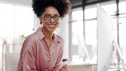 Canvas Print - Happy, face and business woman on computer in office, smile and confident while working online. Portrait, cheerful and female corporate employee excited for new job, idea or career goal at startup