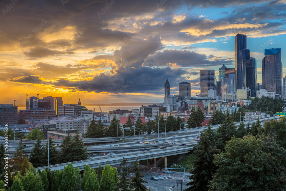 Amazing sunset over Seattle. View from dr. Jose Rizal bridge Stock ...