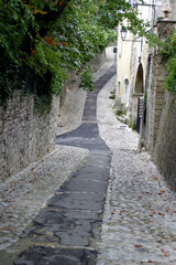  Medieval street - Vaison la romaine - Vaucluse - France