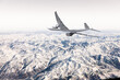 Boeing 777 über Gebirge 