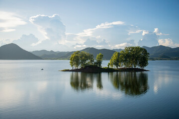 Canvas Print - THAILAND PRACHUAP HUA HIN WAT PRANBURI DAM