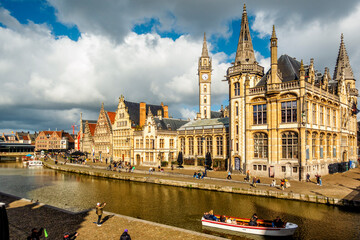 Poster - Blick auf den Altstadtteil Graslei in Gent/Flandern