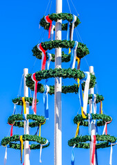 Sticker - typical bavarian maypole with wreath