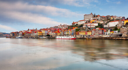 Wall Mural - Porto skyline - Portugal at sunset