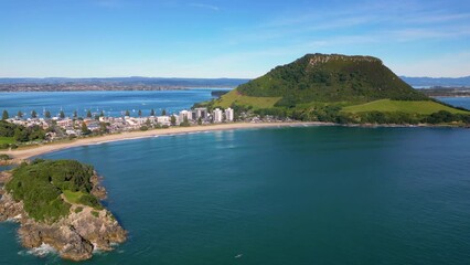 Wall Mural - mt maungauni beach and town. tauranga, new zealand.