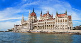 Fototapeta Góry - parliament building in Budapest in Hungary