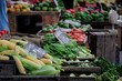 Feira de legumes frutas e verduras frescos 