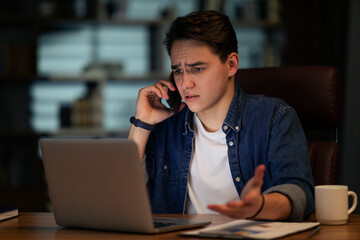Aufkleber - Angry young man entrepreneur have phone call, overworking at office