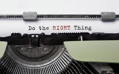 Aufkleber - Text Do the Right Thing typed on retro typewriter	