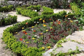 Wall Mural - Vue du jardin botanique de La-Garde-Adhémar