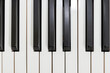 Klaviertastatur von oben fotografiert