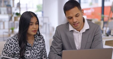 Fototapete - Meeting, laptop and business man and woman in discussion, talking and working on a startup company and brainstorming. Employees, idea and marketing team in partnership on a collaboration project