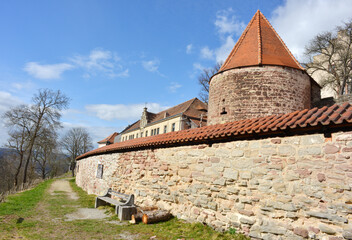 Panorama path around Leuchtenburg castle in Germany