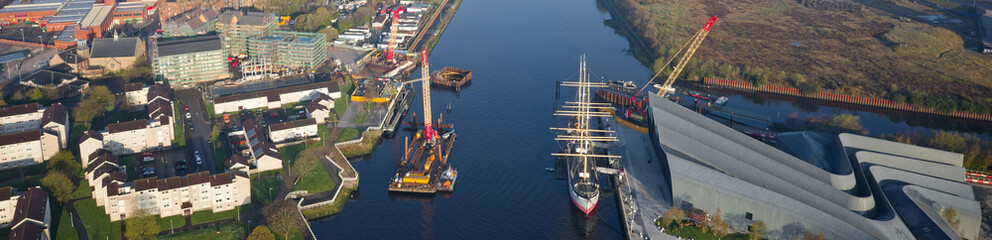 Wall Mural - Transport museum and tall ship on the River Clyde