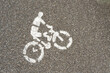 Markierung als Hinweis auf einem Fahrradweg am Rande des Ortes Dürnstein in Österreich