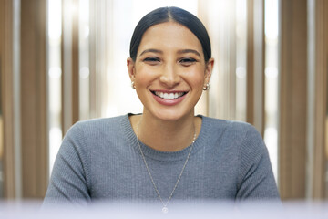Aufkleber - I love my job. Cropped portrait of an attractive young businesswoman working on her computer in the office.