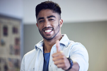 Aufkleber - The best school in the IT business. a young man showing thumbs at college.
