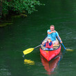 © ARochau - Spannende Bootsfahrt mit Papa in einem Canadier auf einem kleinen Fluss