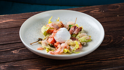 Canvas Print - Fresh salad with egg, bacon, capers, tomatoes and lettuce.