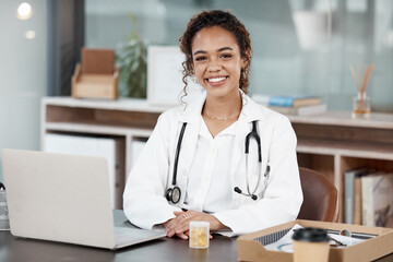 Aufkleber - Being a doctor isnt all about operations. Cropped portrait of an attractive young female doctor working at her desk in the office.