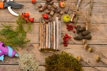 autumn craft with kids. How to make autumn floral decorations. Tutorial, 2- step by step. made of natural materials and old tin can, zero waste