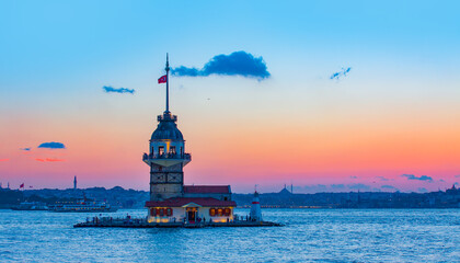 Wall Mural - Istanbul Maiden Tower (kiz kulesi) at amazing sunset - Istanbul, Turkey
