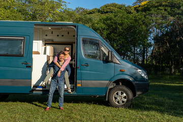 Poster - Van life couple