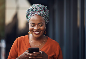 Aufkleber - Black woman, happiness and phone text with online communication and networking. Happy, smile and female business employee on a mobile with social media and internet scroll reading a web message