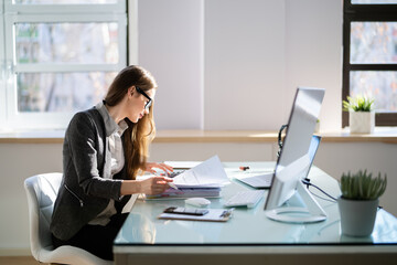 Poster - Accountant Or Auditor
