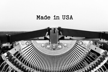 Fototapete - Made In Usa phrase closeup being typing and centered on a sheet of paper on old vintage typewriter mechanical
