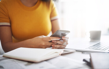 Aufkleber - Hands, woman with a smartphone and laptop by her desk in office. Social media or communication, connectivity or networking and female worker on cellphone reading or writing an email at workplace