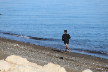 Canvas Print - walking on the beach