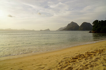 Wall Mural - afternoon mood at a tropical beach on palawan island