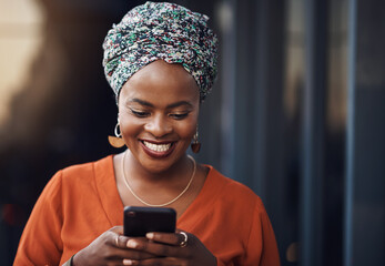 Canvas Print - Black woman, happiness and phone typing with online communication and networking. Happy, smile and business employee on a mobile with social media and internet scroll reading a web message with joy