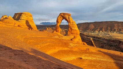 Wall Mural - sunset at delicate arch in arches national park in utah usa 