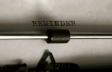 Aufkleber - Text reminder typed on retro typewriter