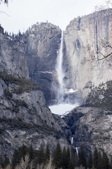 Wall Mural - Yosemite Falls in winter